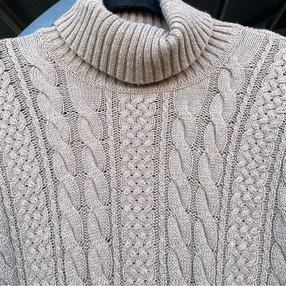 JEANNE PIERRE Women’s Large Turtleneck Sweater - Beige